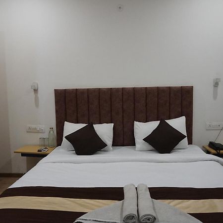 Tipsyy Inn 018 คูร์เคาน์ ภายนอก รูปภาพ