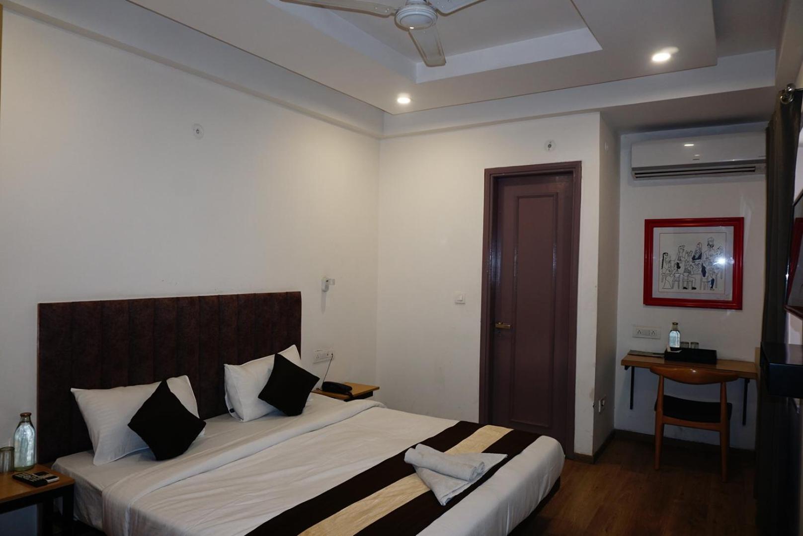 Tipsyy Inn 018 คูร์เคาน์ ภายนอก รูปภาพ